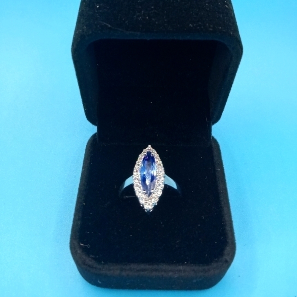 Gorgeous Silver Marquise Saffire Ring High Fashion